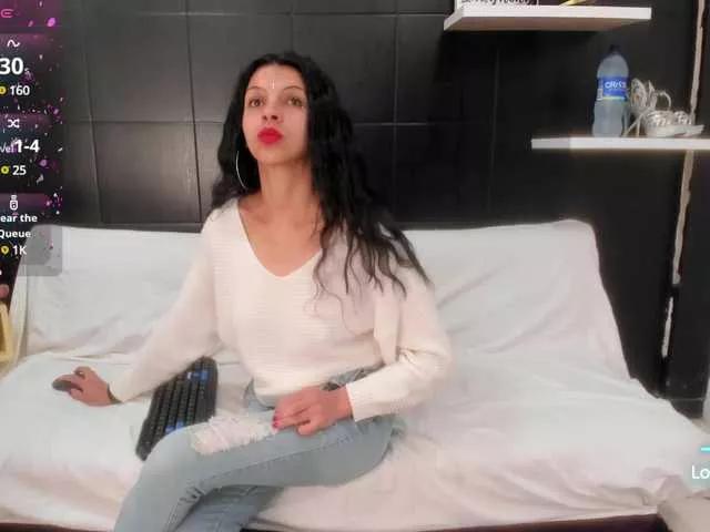 Cling to live show with aitana-garcia from BongaCams 