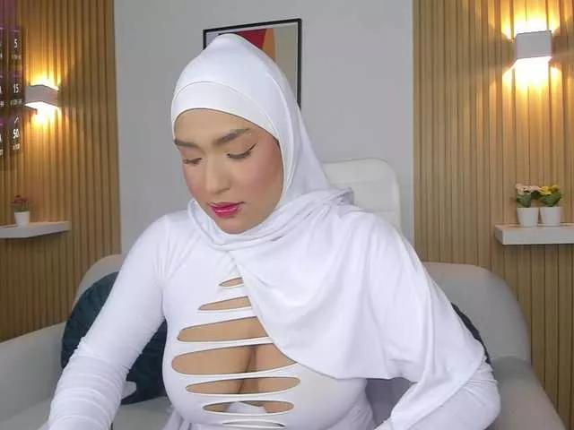 Cling to live show with alma-avad from BongaCams 