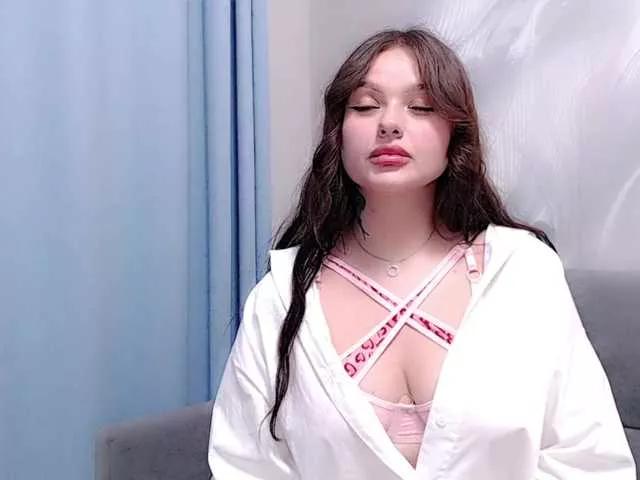 Cling to live show with charming-peach from BongaCams 