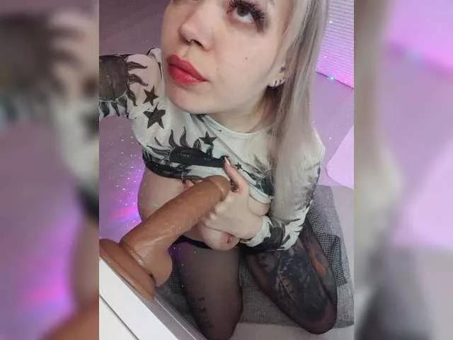 Cling to live show with elaizza from BongaCams 