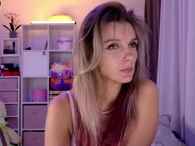 Karamelsw on BongaCams