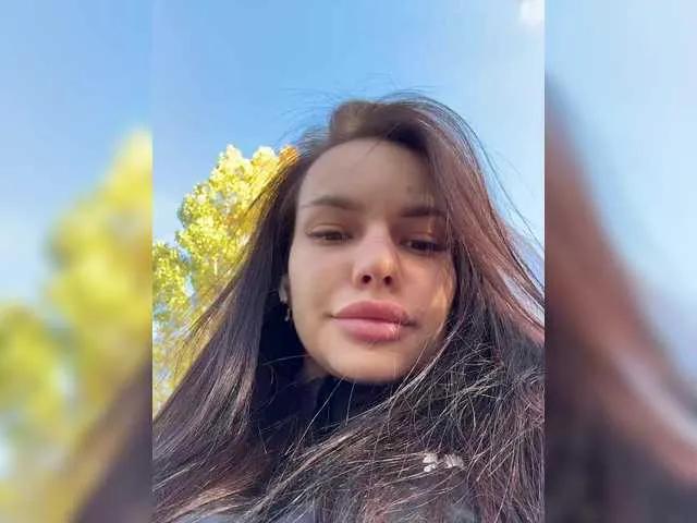 Klubnika13 on BongaCams