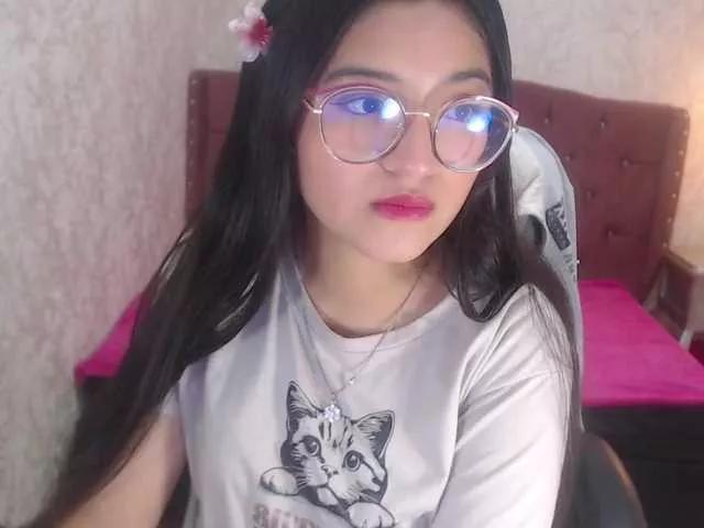 Cling to live show with laurenelove from BongaCams 