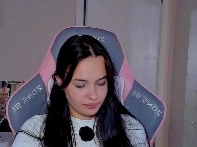 Mia-mit on BongaCams