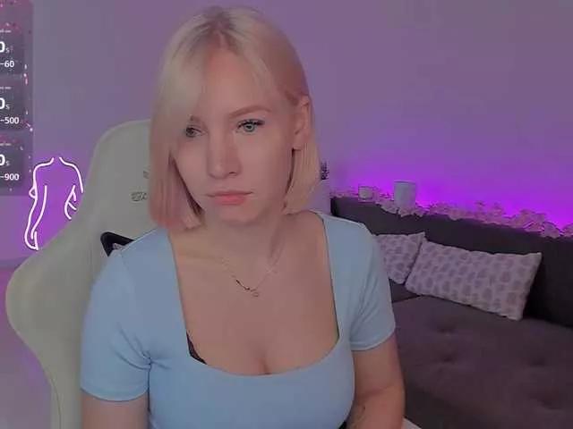 Cling to live show with Mira- from BongaCams 