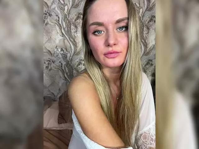 Model2021 on BongaCams