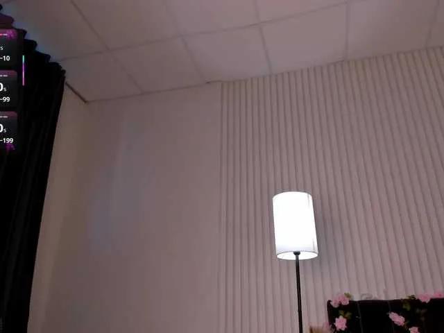 Vanessa-Walters on BongaCams