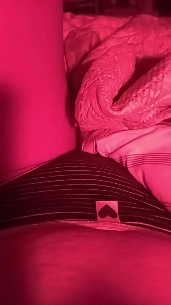 Cling to live show with Ammapola from Cam4 