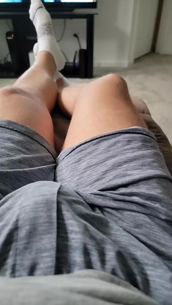 Cling to live show with Averagedude24 from Cam4 
