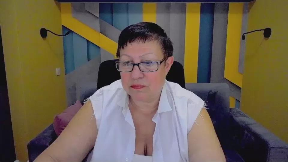 Cling to live show with BarbaraTurners from Cam4 