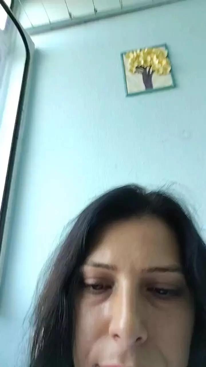 Cling to live show with bestwomanhot0 from Cam4 