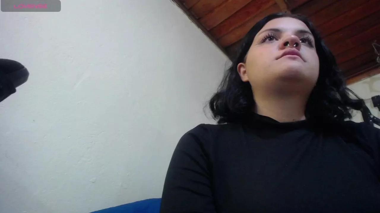 Cling to live show with Citrina_Khalifa from Cam4 