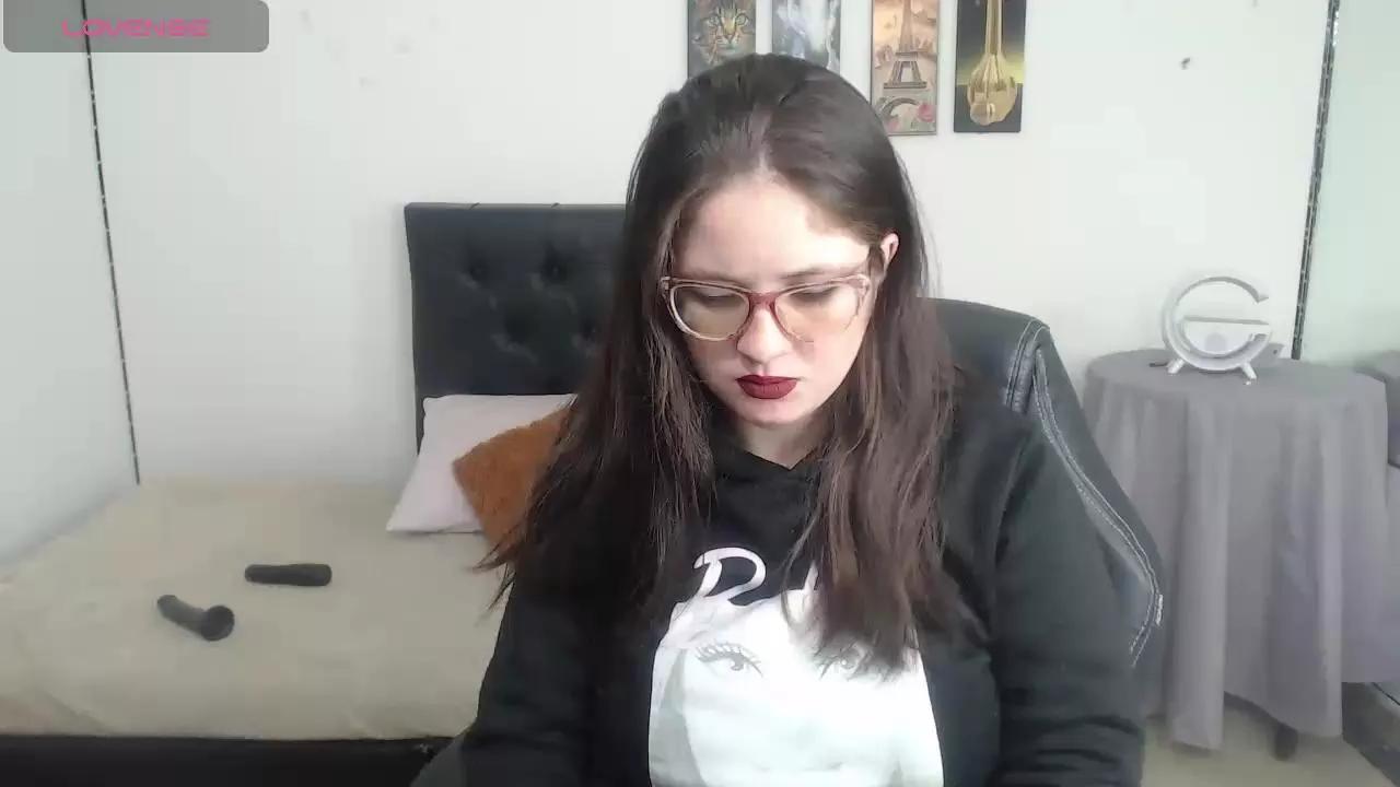 Cling to live show with Cristaladamss from Cam4 