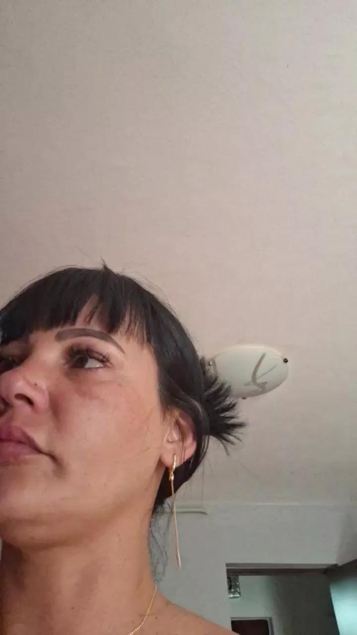 Cling to live show with Ella_sweety from Cam4 
