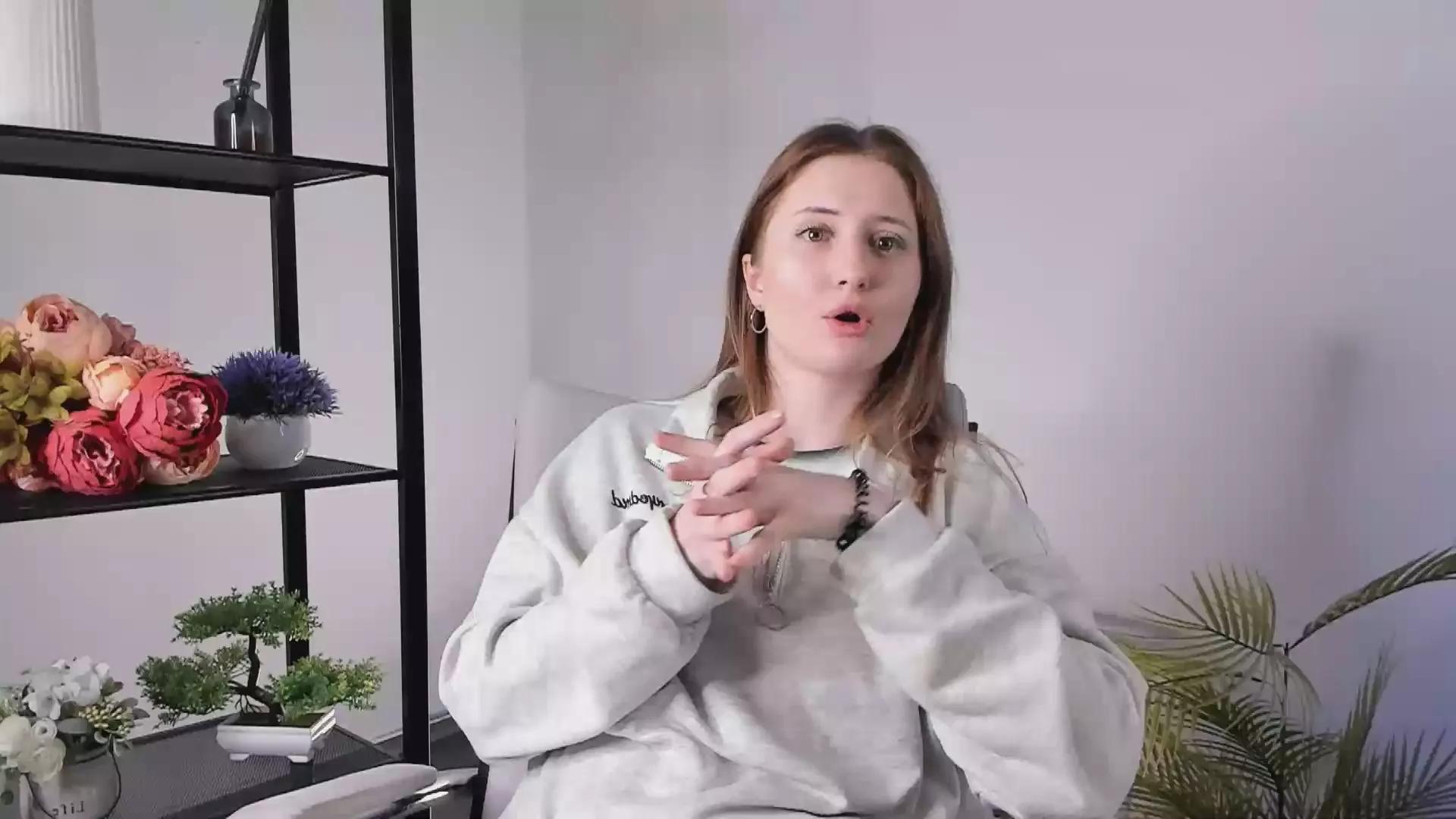 Cling to live show with FalineEggett from Cam4 