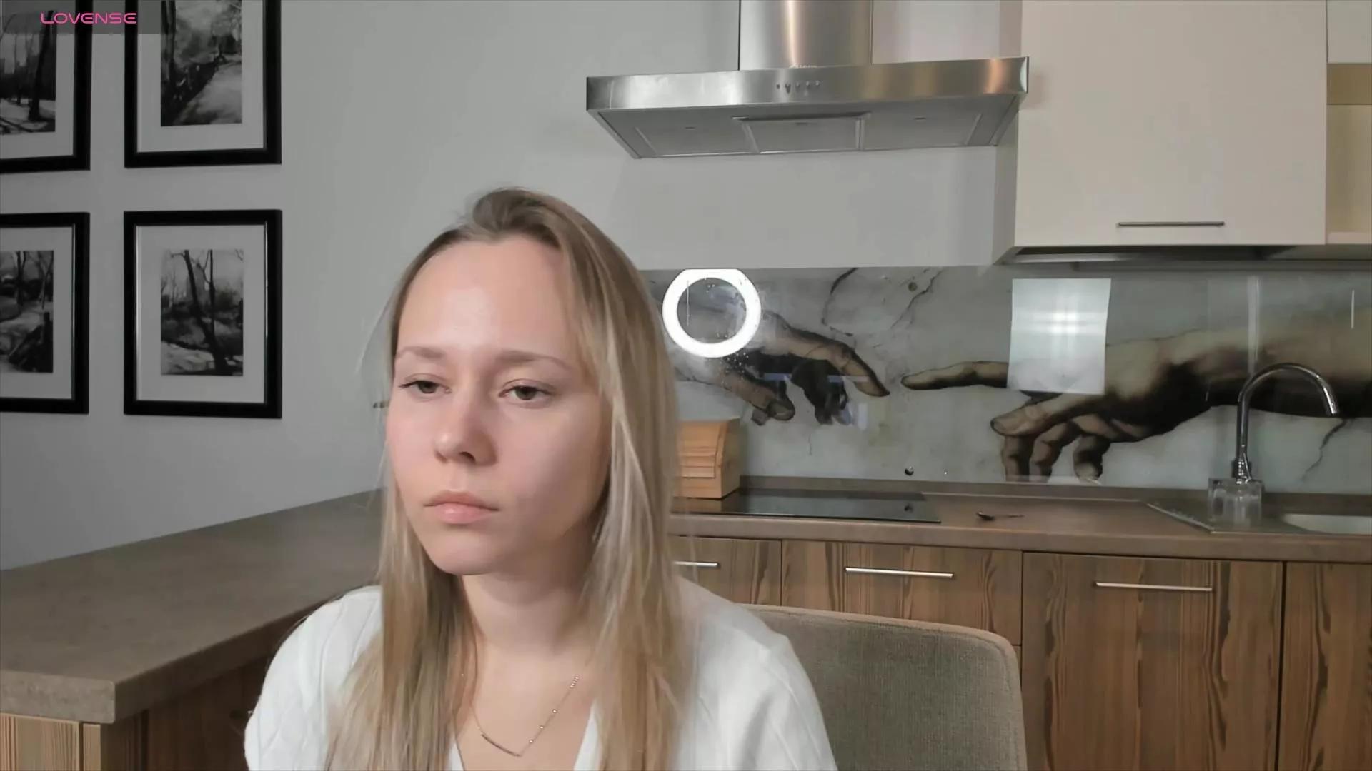 Cling to live show with FloraFelt from Cam4 