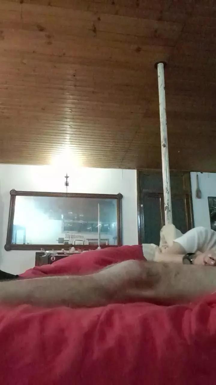 Cling to live show with Fufy75 from Cam4 