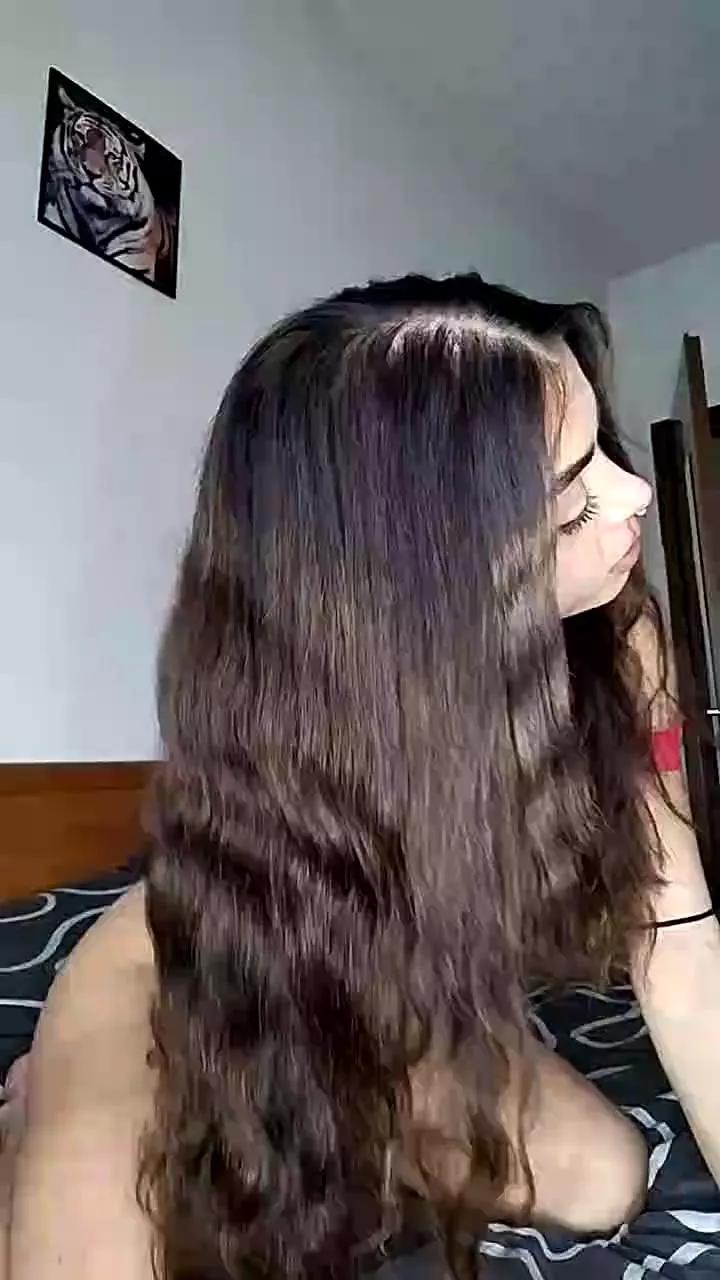 Cling to live show with GemmaMereu from Cam4 