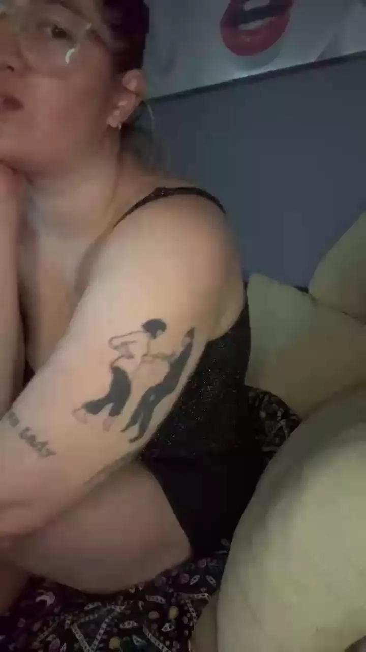 Cling to live show with granlady7 from Cam4 