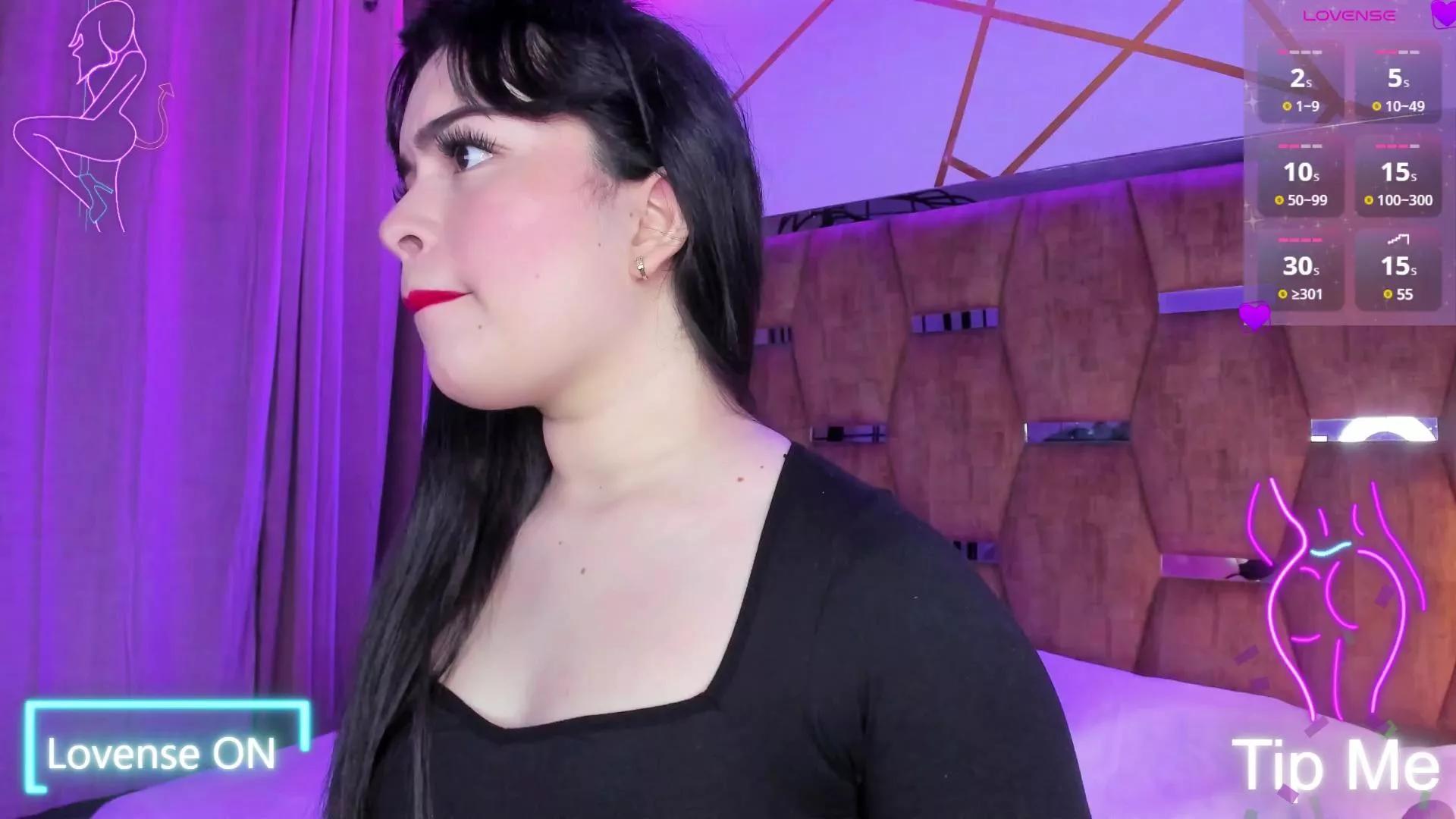 Cling to live show with KateLeeh from Cam4 