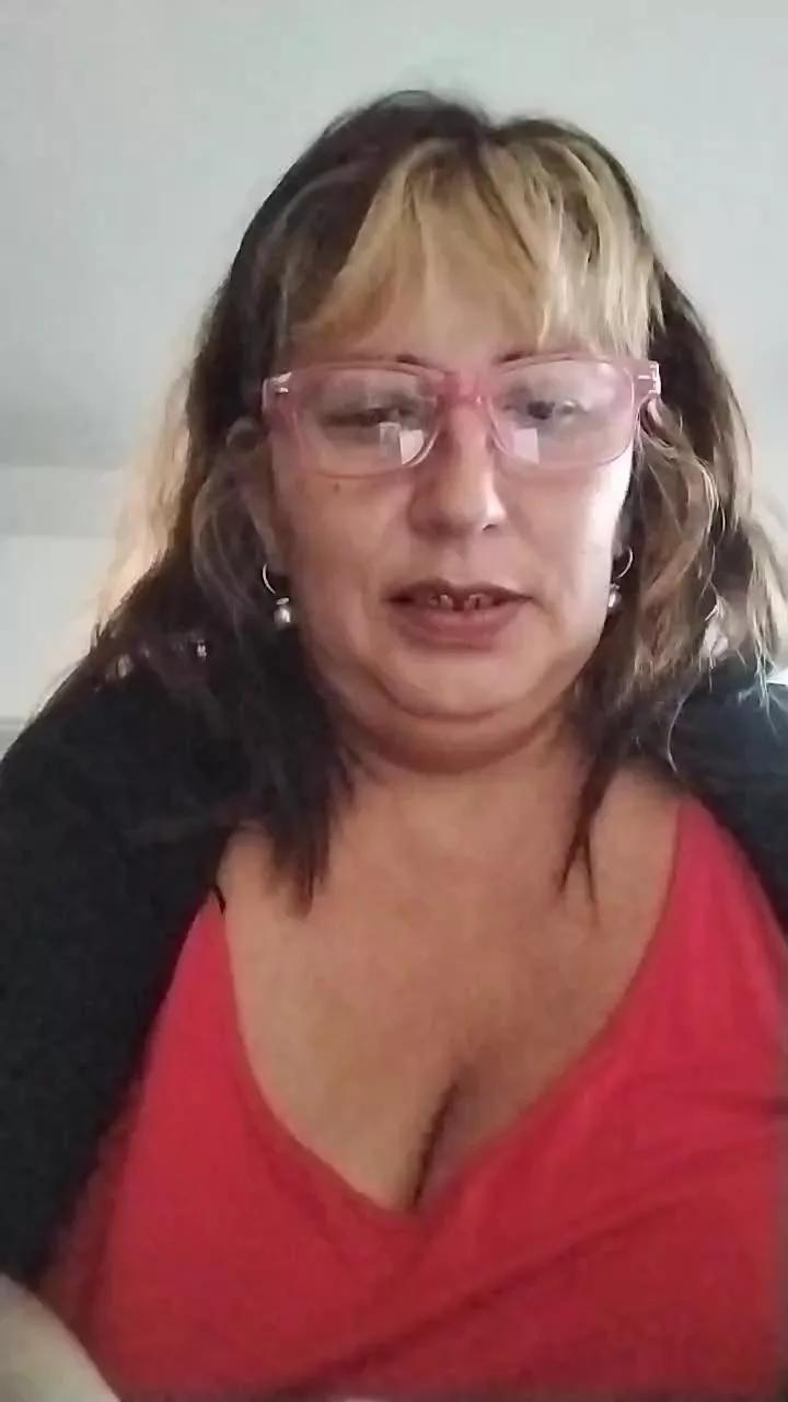 Cling to live show with Katlandia from Cam4 