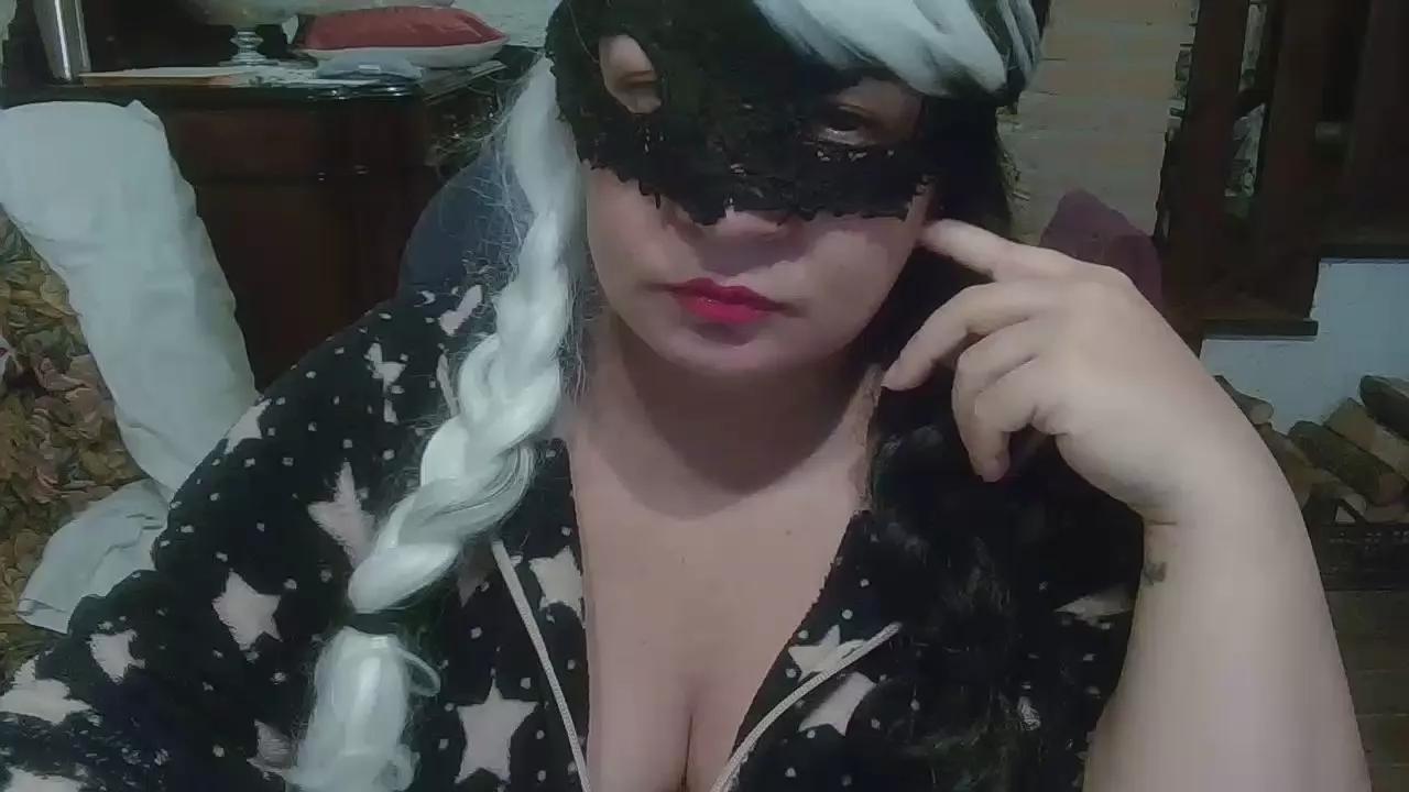 Cling to live show with Laninapiccolina from Cam4 