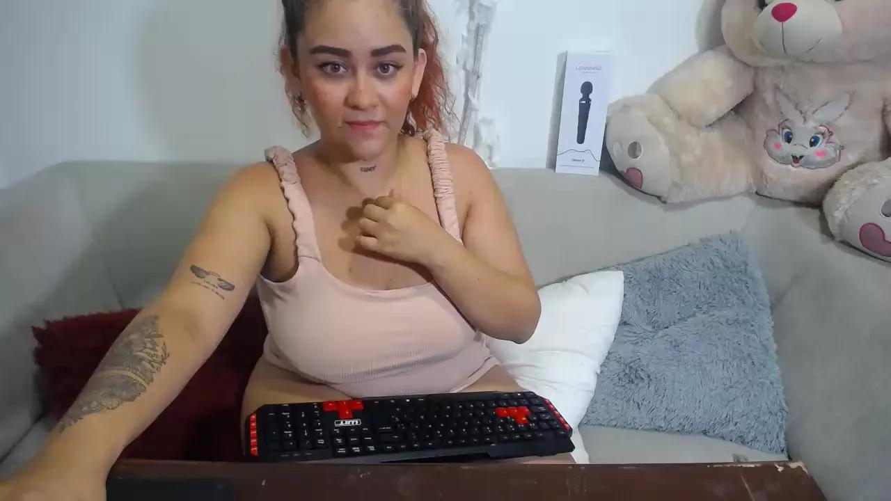 Cling to live show with Leidybigboobs4U from Cam4 
