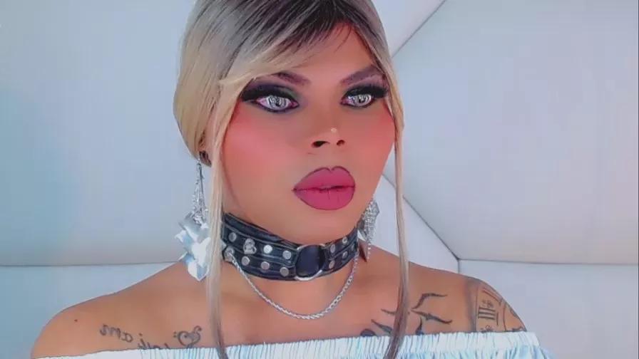Cling to live show with leslychaneldoll from Cam4 