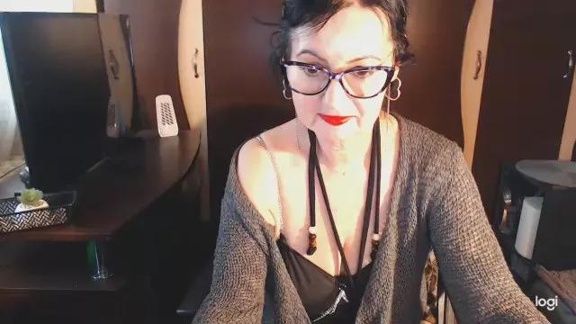 Cling to live show with LollaGreate from Cam4 