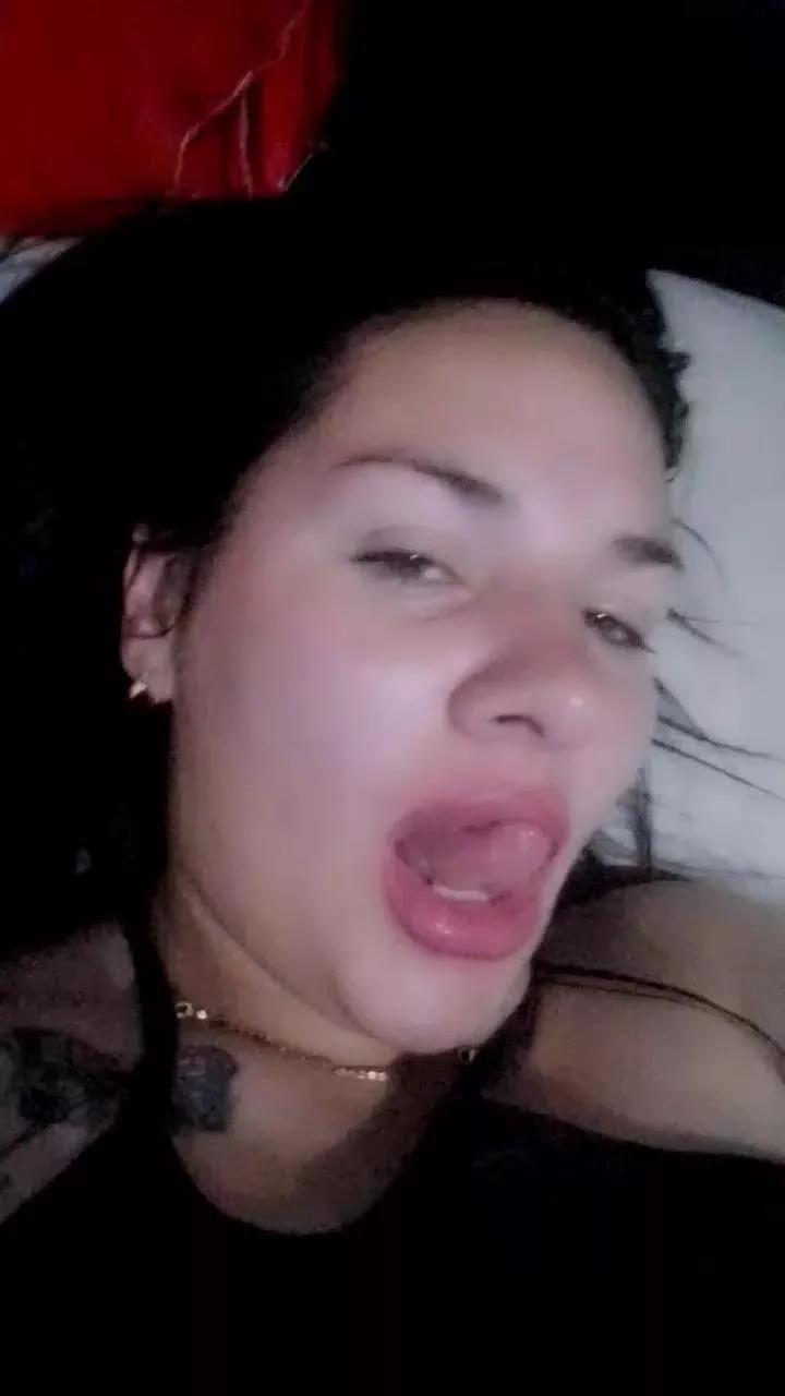 Cling to live show with luciernaga4sexy from Cam4 