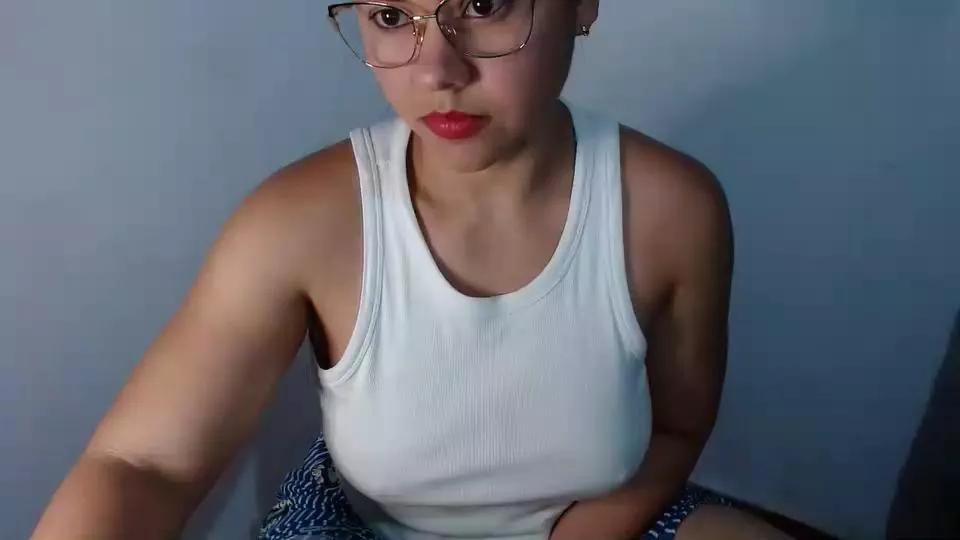 Cling to live show with lul_love_baum23 from Cam4 