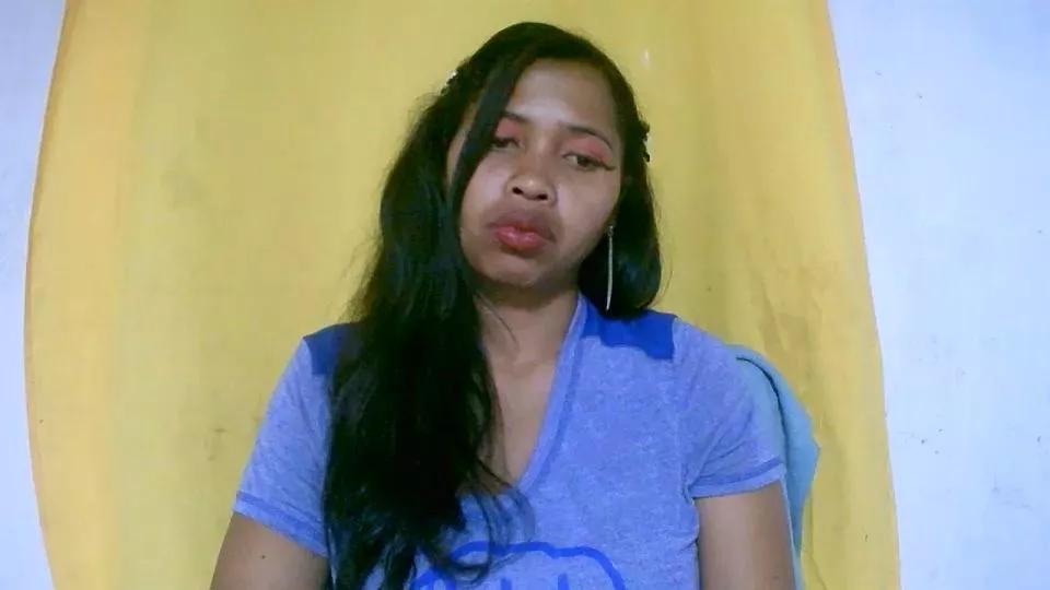Cling to live show with Michella05 from Cam4 