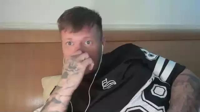 Cling to live show with monster_d_ from Cam4 