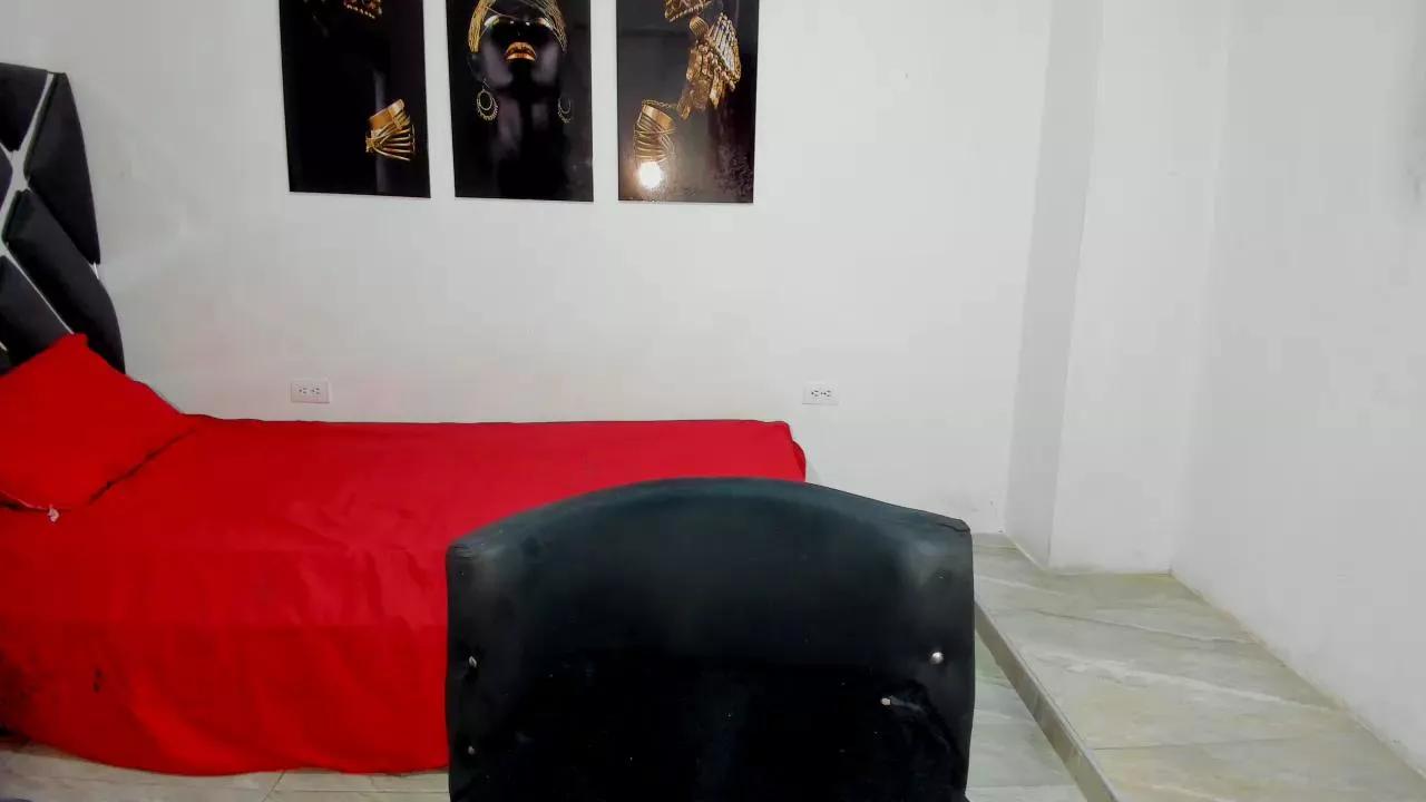 Cling to live show with nairobbi from Cam4 