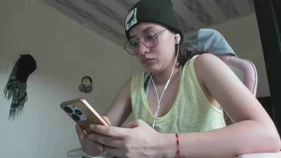 Cling to live show with Natasha_clauss from Cam4 