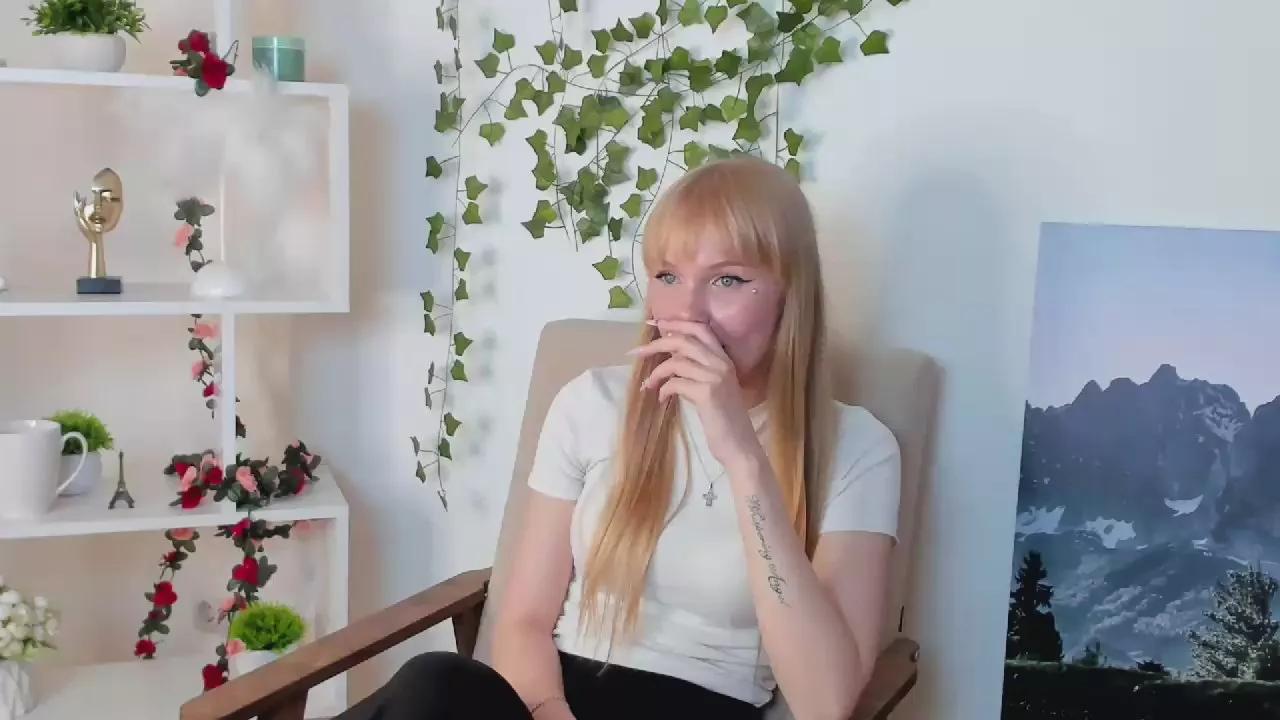 Cling to live show with SilverDrewett from Cam4 