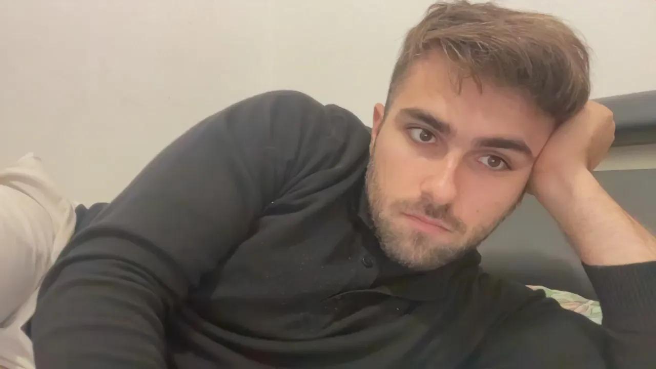 Offline Thony_Grey on Cam4