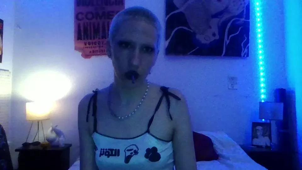 Cling to live show with trixxxa from Cam4 