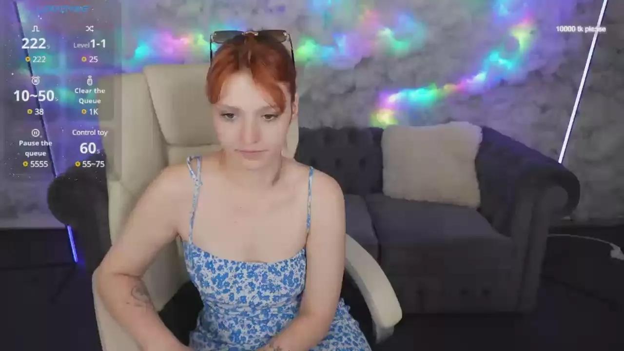 Cling to live show with VikkyLoveRed from Cam4 