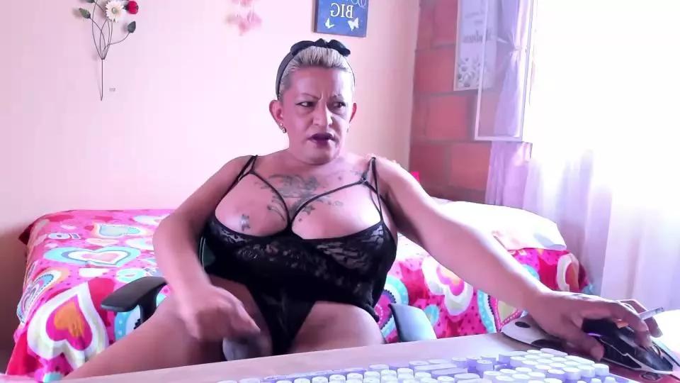 Cling to live show with zafiromilfx from Cam4 