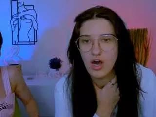 Cling to live show with amanda-miki from CamSoda 