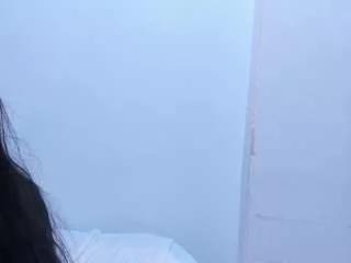 Cling to live show with ambbermoon from CamSoda 