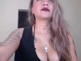 Cling to live show with angyxx from CamSoda 