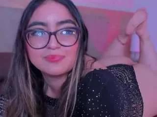 Cling to live show with apriilfox from CamSoda 