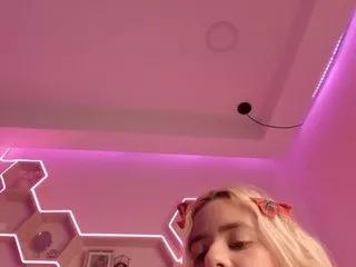 Discover bella-rossi from CamSoda