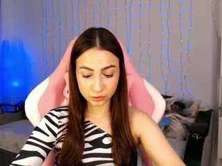 Cling to live show with chloe-neal from CamSoda 