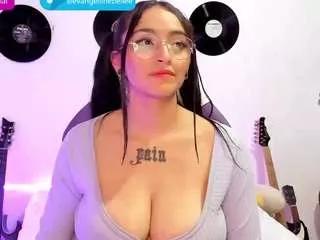 Cling to live show with evangelinebelle from CamSoda 