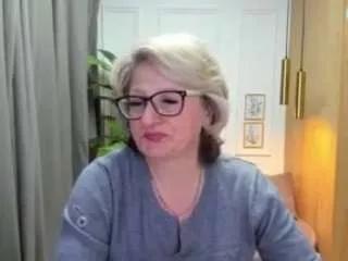 Cling to live show with evelynjoyful from CamSoda 