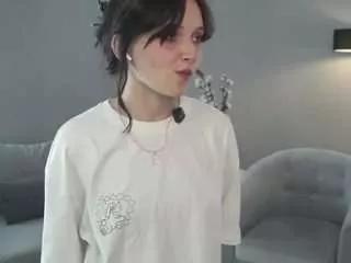 Cling to live show with florencebiddy from CamSoda 
