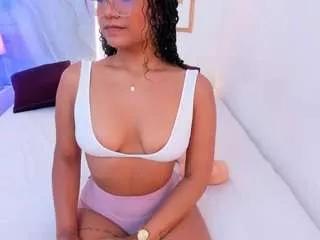 Cling to live show with kyliegomez1 from CamSoda 